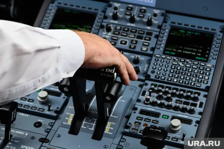 Самолет вылетевший из Салехарда экстренно приземлился в Сыктывкаре из-за смерти пассажира