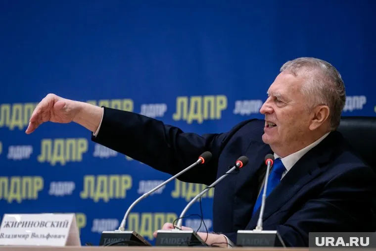 Владимир Жириновский считает, что на выборы в Госдуму РФ не должны идти 16 партий