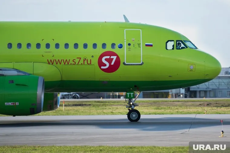 Поводом для проверки послужил скандал Владимира Шахрина с бортпроводниками