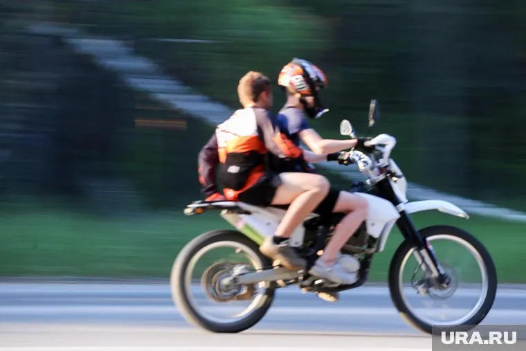 Подростки в Курганской области попались за рулем мотоциклов без прав