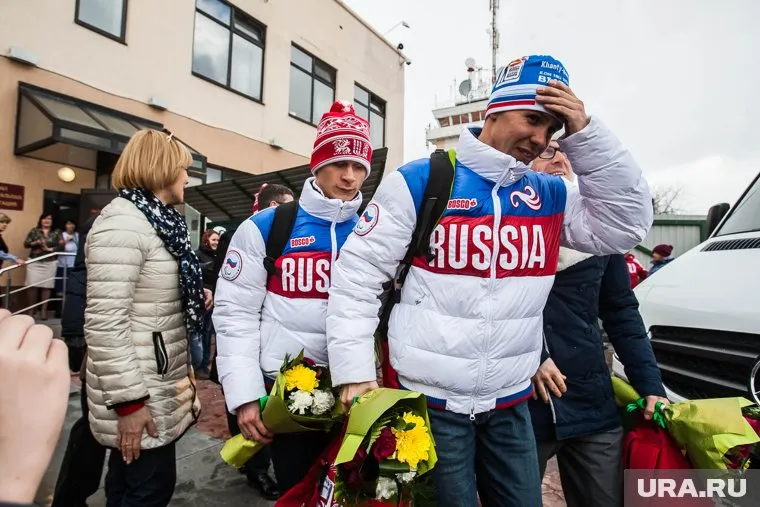 Сергей Шаталов является членом паралимпийской сборной России по плаванию