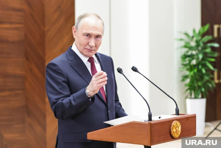 Путин отметил работу юристов в оказании бесплатной помощи участникам СВО и их семьям