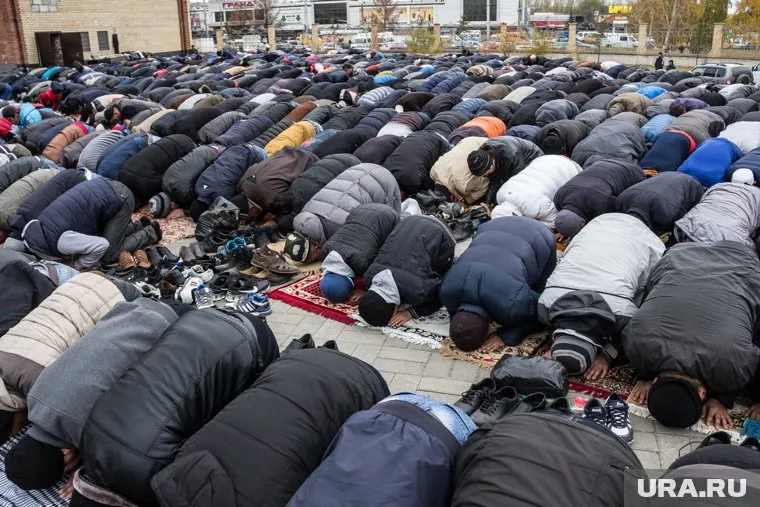 На требование разрешить намаз в школах ответили в министерстве образования региона