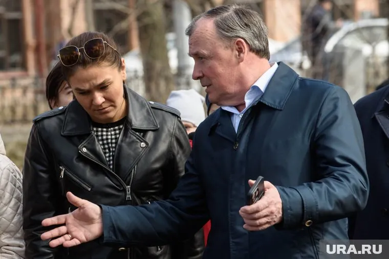 Основным организатором сбора голосов в команде мэра стала Марина Фадеева (слева)