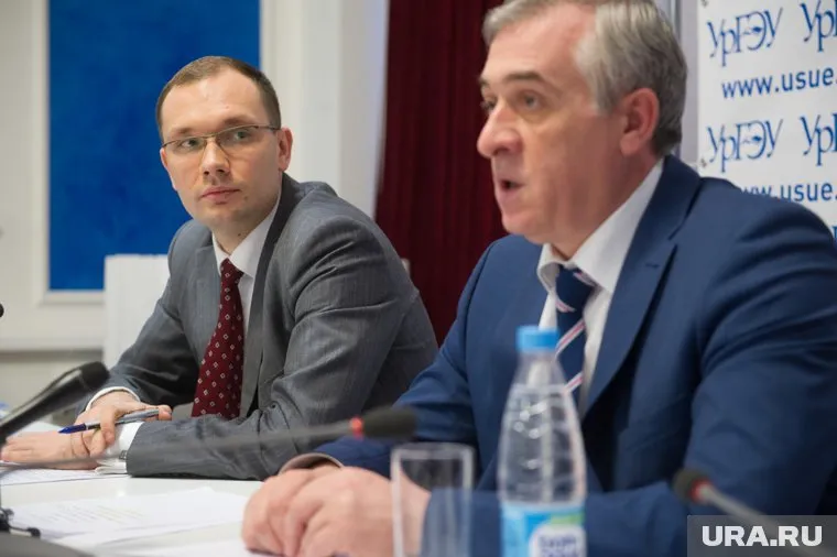 Проректор Роман Краснов грозил студенту армией, утверждает Иван Осипов