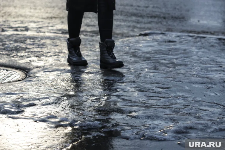 Жителей предупредили о гололеде в Челябинской области