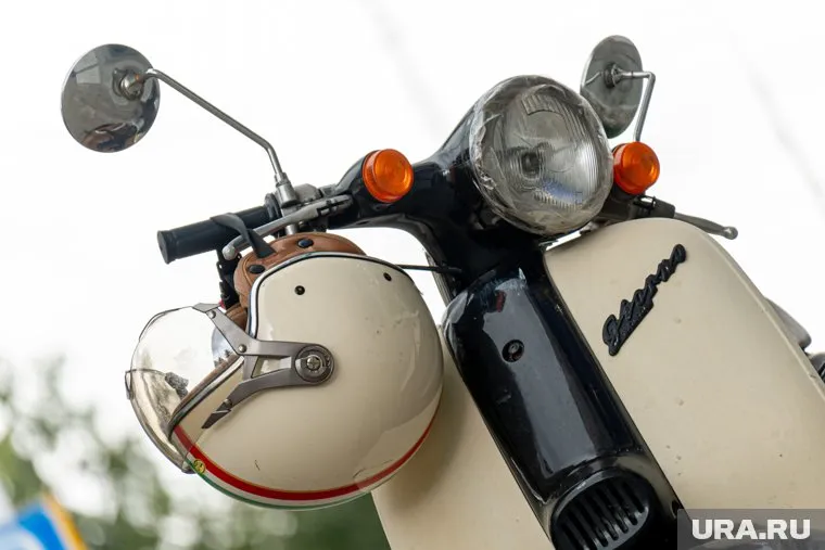 Подростки от 11 до 17 лет массово ездят на скутерах, квадроциклах, питбайках и мопедах