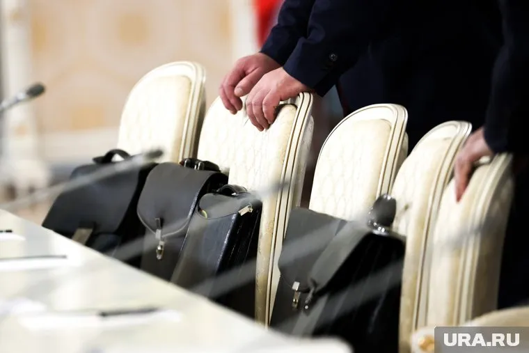 Достойная зарплата может стимулировать управленцев переезжать в менее благополучные регионы, считает Копейкин