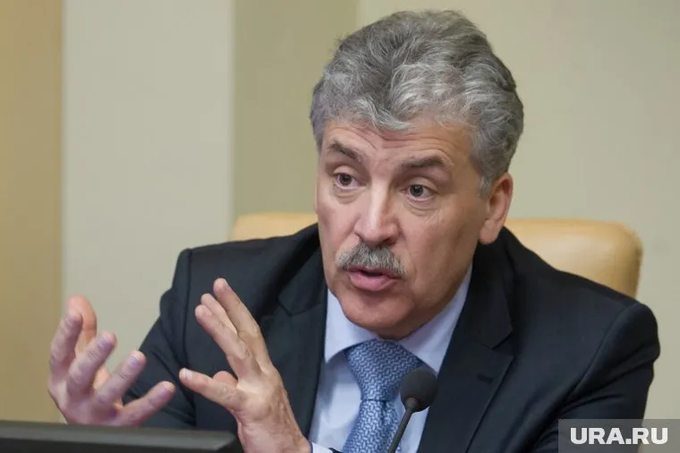 Эксперты считают, что мандат Павлу Грудинину нужен для депутатской неприкосновенности и сохранения активов