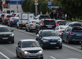 Водителей предупредили о штрафе за настройку навигатора в поездке