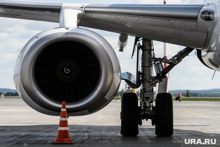 После вылета экипаж самолета запросил экстренную посадку