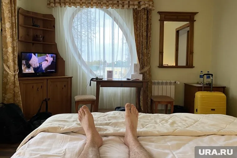 Отели пытаются распродать все свои свободные номера, сказал Роман Сабиржанов