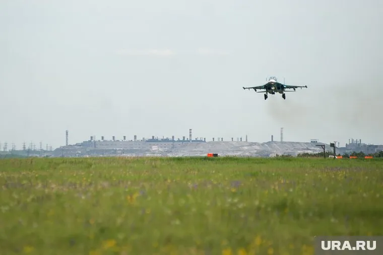 Истребитель Су-34 потерпел крушение в горах, напомнил Сергей Меняйло (архивное фото)