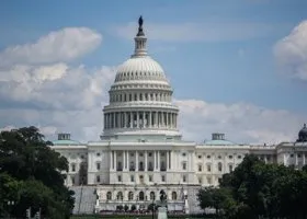 Как заработать на том, что США отложили санкции против России?