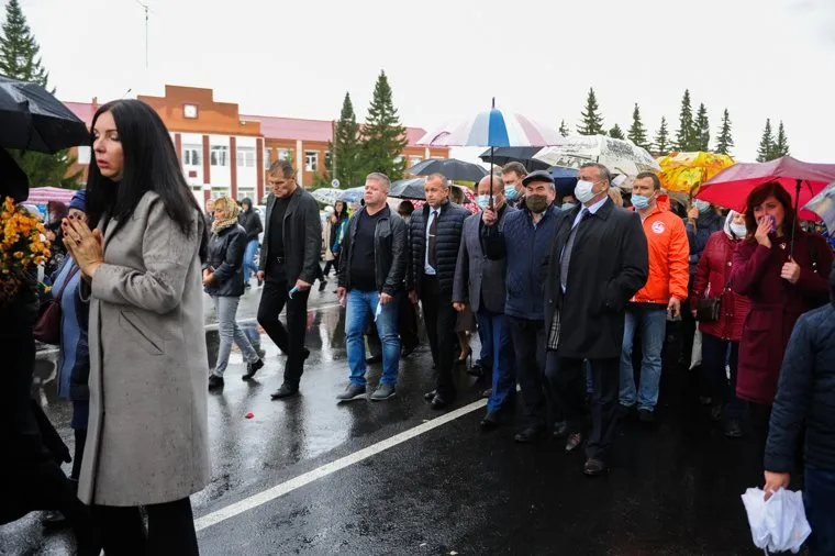 Похороны Неклюдова. Пласт