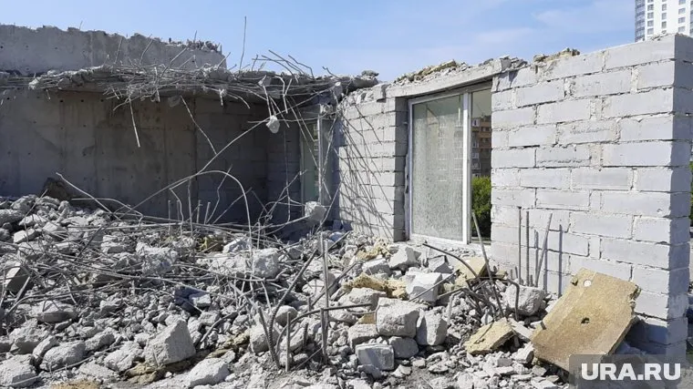 На сегодня уже демонтированы 72% здания