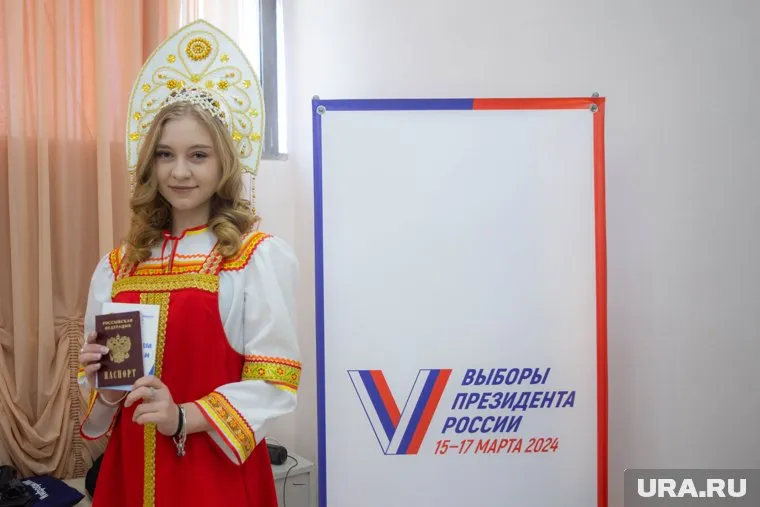 Ранее на этом же участке проголосовал большой белый «медведь»