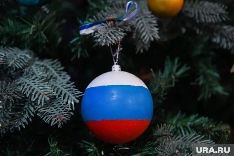 Павел Зарубин сообщил, что каждый год новогодняя ель украшается по-новому