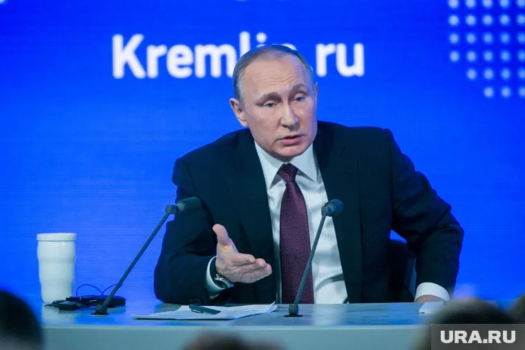 Только позавчера Владимир Путин назвал гендиретора тагильского завода "борзотой", а сегодня тот снова "борзеет"