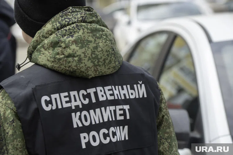 Мужчина с ножом начал резать людей днем 10 ноября