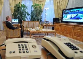 Журналисты показали телефон Путина