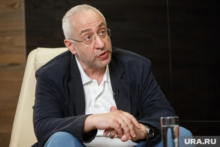 Журналист: «Не на Луне живем»