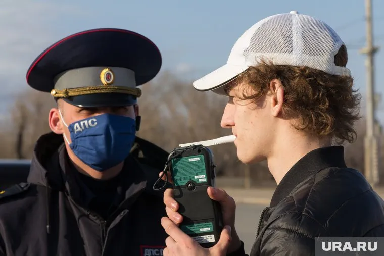 В ГАИ также попросили сообщать о водителях, которые садятся за руль в опьянении