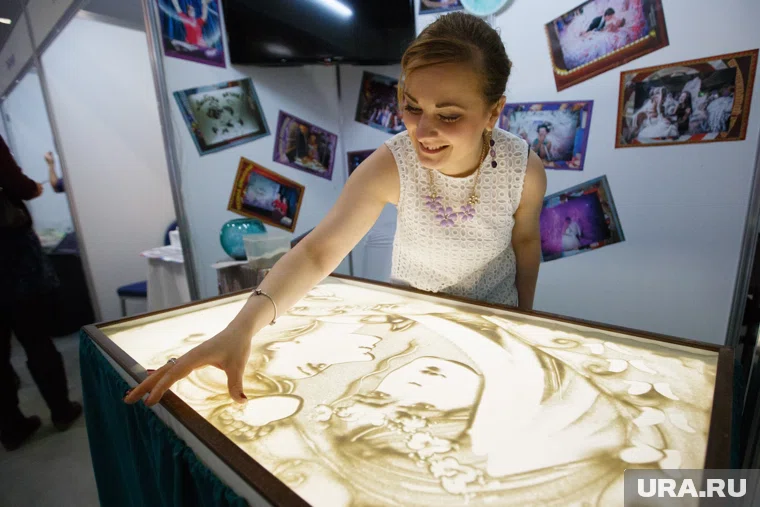 Челябинских детей научат рисовать песком 