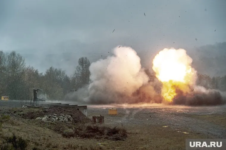 Южная группировка ВС РФ с помощью «Ланцета» поразила немецкую Panzerhaubitze 2000