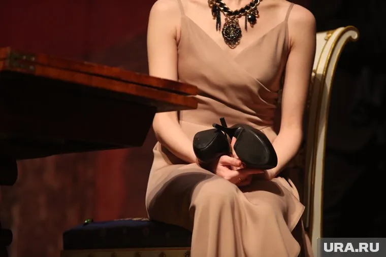 В некоторых организациях на корпоратив принято приходить в вечернем наряде