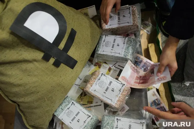 В бюджете ХМАО на 2021 год большой, но не рекордный дефицит