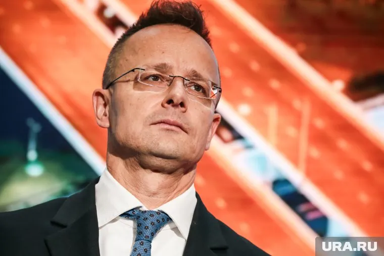 Атака на нефтепровод возмутителен и неприемлем, заявил Сийярто