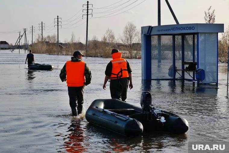 В Кургане работают спасатели с Ямала