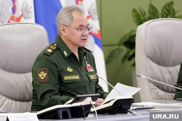 По словам Шойгу, множество украинских военных добровольно сдались в плен