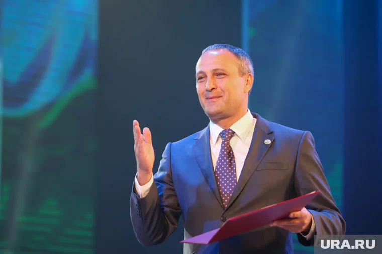 ГФИ по Тюменской области Дмитрий Кузьменко - отец Степана и будущий свекор Айзы