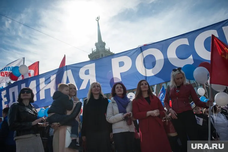 В сентября по ноябрь рейтинг «ЕР» вырос на несколько процентов