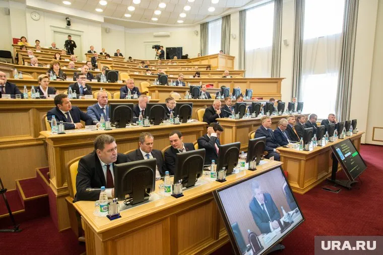 Депутаты думы ХМАО разрешили устраивать акции возле зданий органов власти