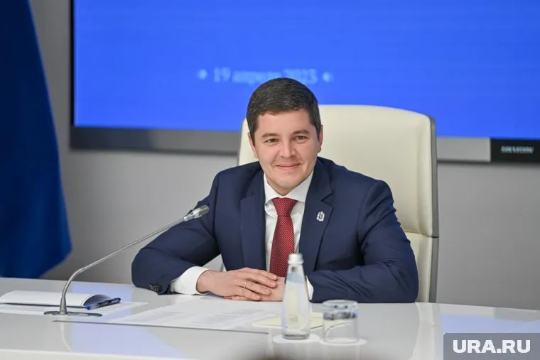 Дмитрий Артюхов вручил государственные и региональные награды ямальцам