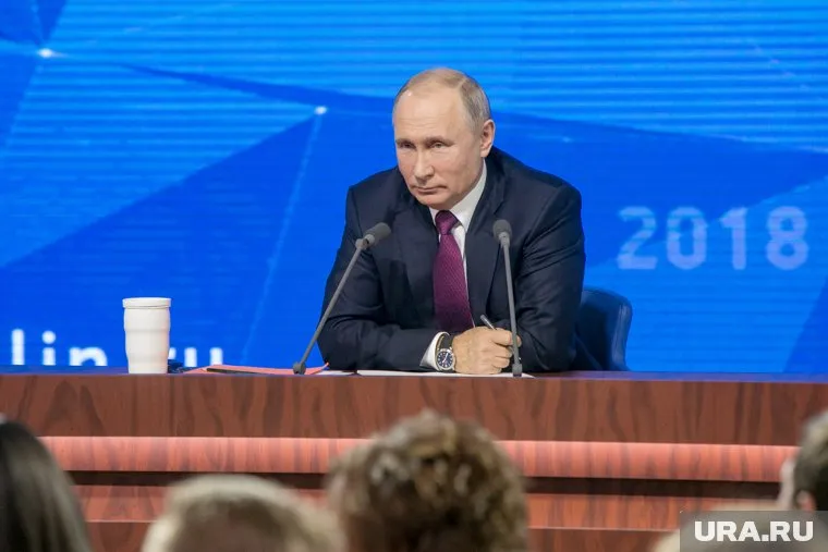 Путин поздравил дипломатов с профессиональным праздником