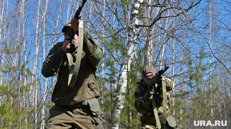 Российские бойцы с помощью огнемета выжги скопление ВСУ под Харьковом