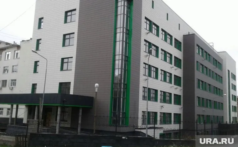 Мэр заявлял открытие новых помещений больницы на сентябрь