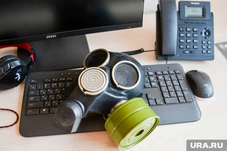 Наличие воздуха в баллонах противогаза поручат контролировать технике