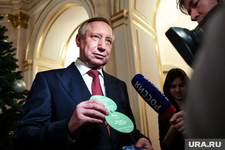 Программа обучения в «Школе Смольного» включает визиты в ключевые государственные учреждения, встречи с молодыми госслужащими и мастер-классы от опытных практиков