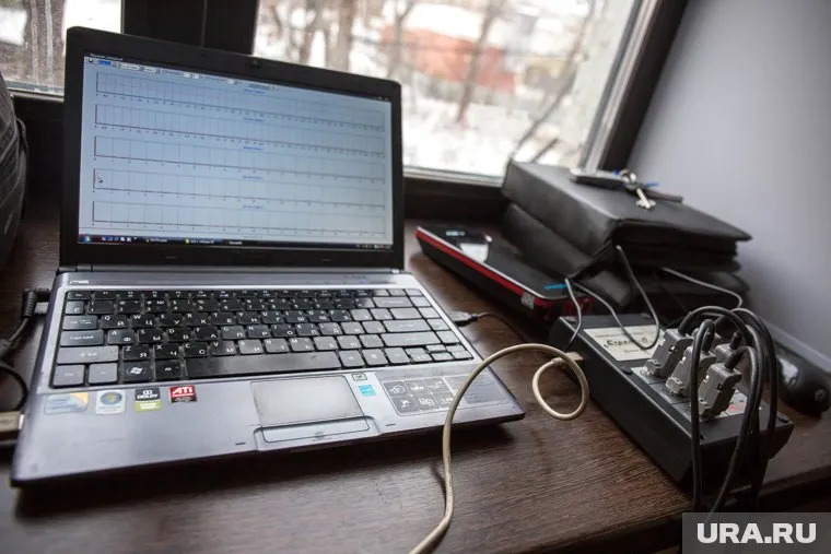 Следователи проверяют содержимое телефонов и компьютеров екатеринбуржца, застреленного при штурме квартиры