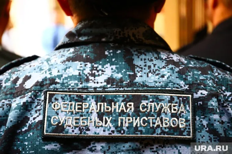 Приставам разрешили получать от операторов связи данные о звонках коллекторов