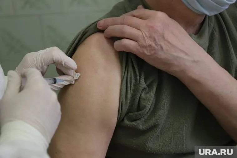 Пенсионеров рекомендовано прививать «Спутником Лайт»