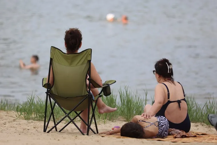 Пляж Голубые озера. Курган 