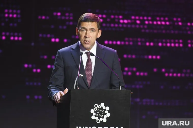 Церемония началась с выступления губернатора Евгения Куйвашева