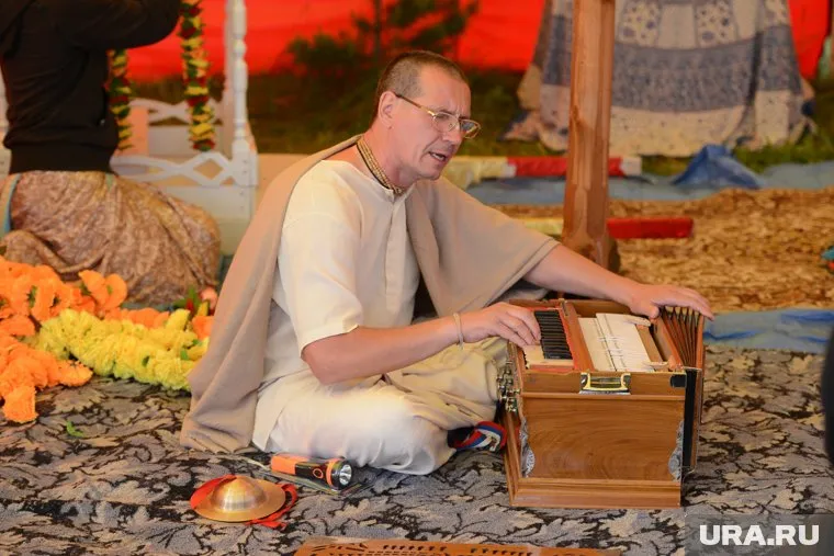 Алексей Парфенов внес в свердловские выборы кришнаитские мотивы