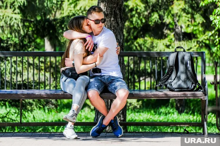 Меньше всего молодые люди думают о создании своей семьи